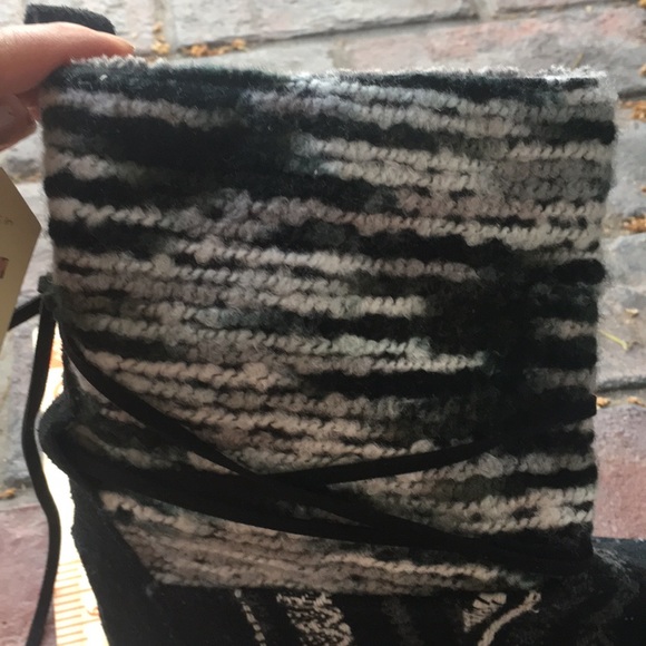 TOMS WARM NEPAL BLACK BOOTS - Picture 6 of 7